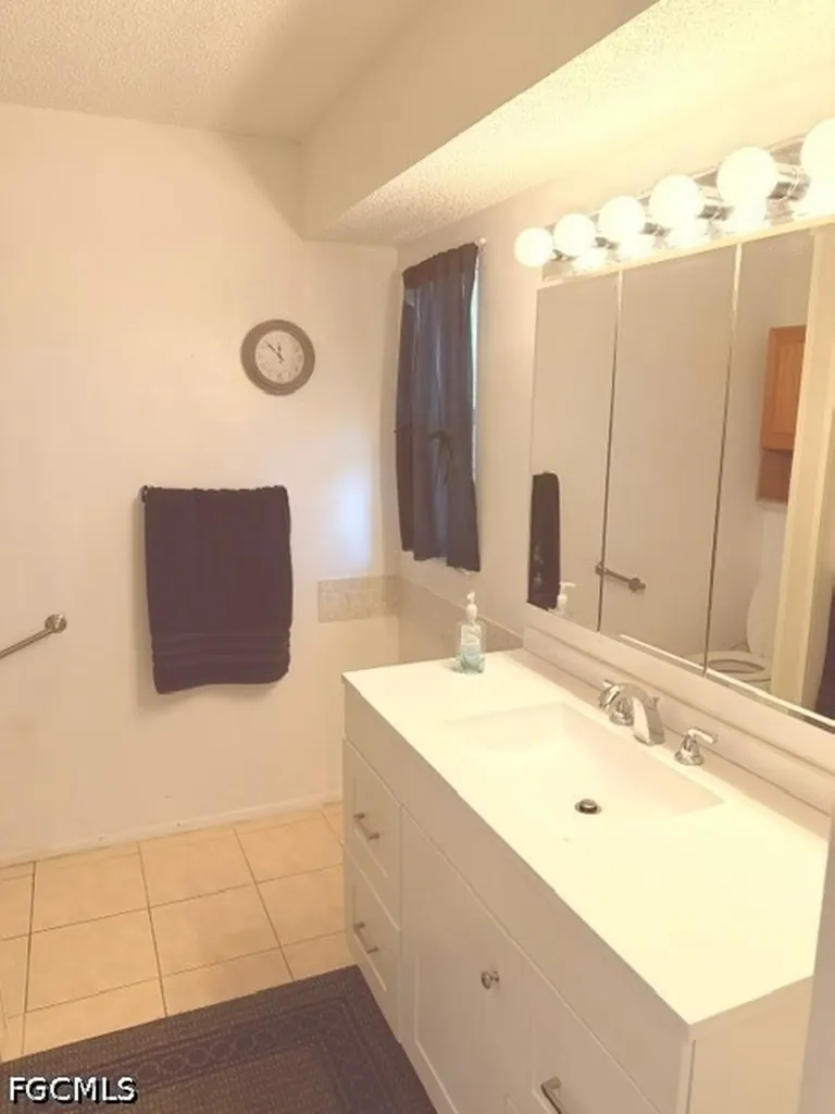 1211 SE 35th Street Cape Coral FL 33904