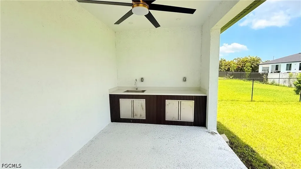2827 SW 2nd Lane Cape Coral FL 33991