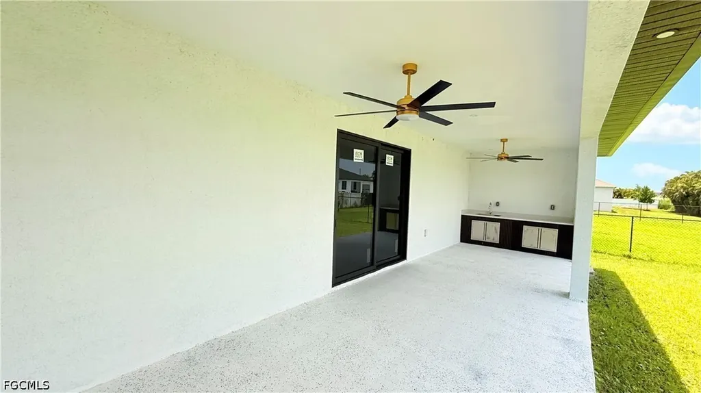 2827 SW 2nd Lane Cape Coral FL 33991