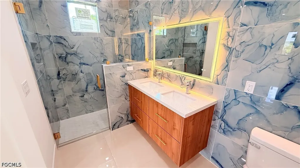 2827 SW 2nd Lane Cape Coral FL 33991