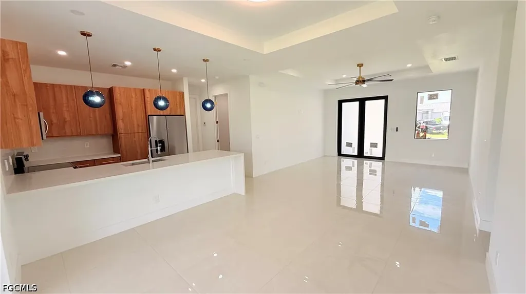 2827 SW 2nd Lane Cape Coral FL 33991