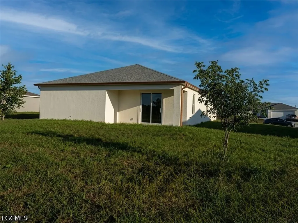 1041 Calico Labelle FL 33935