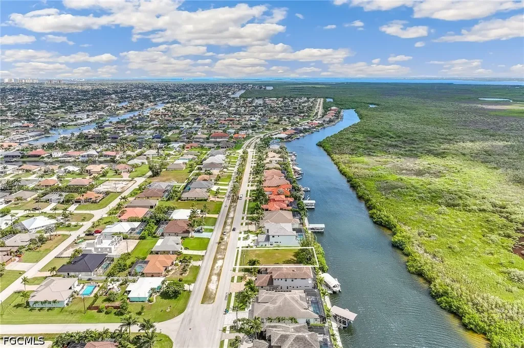 3508 Surfside Boulevard Cape Coral FL 33914