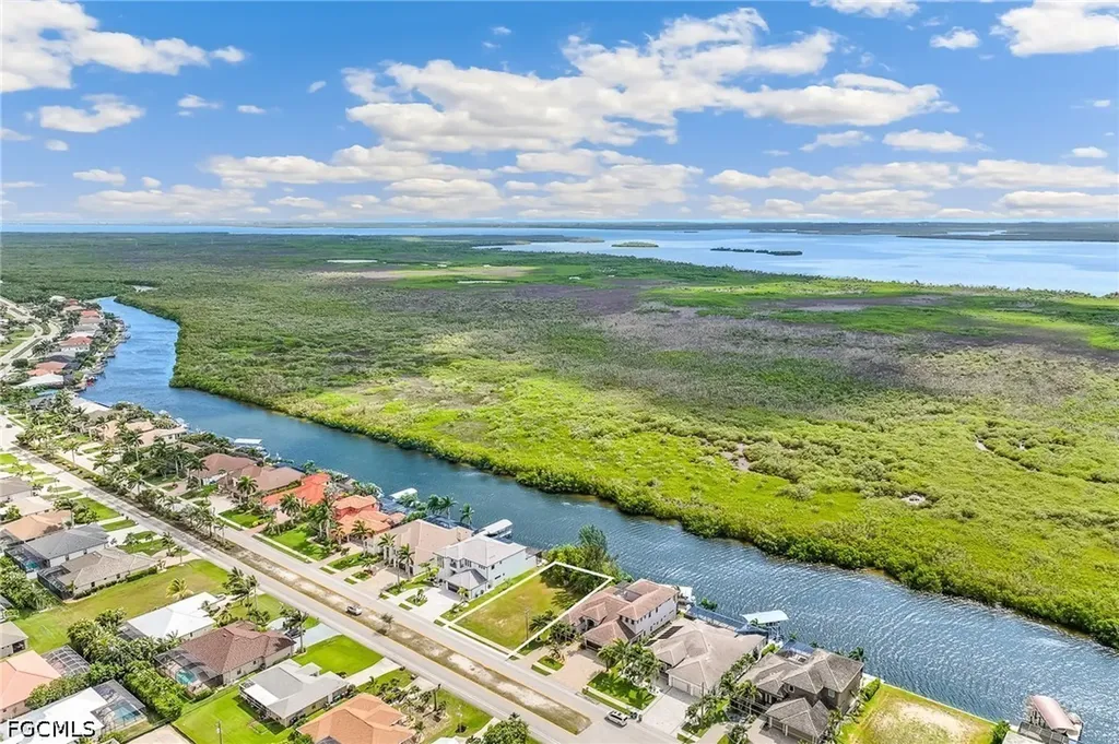 3508 Surfside Boulevard Cape Coral FL 33914