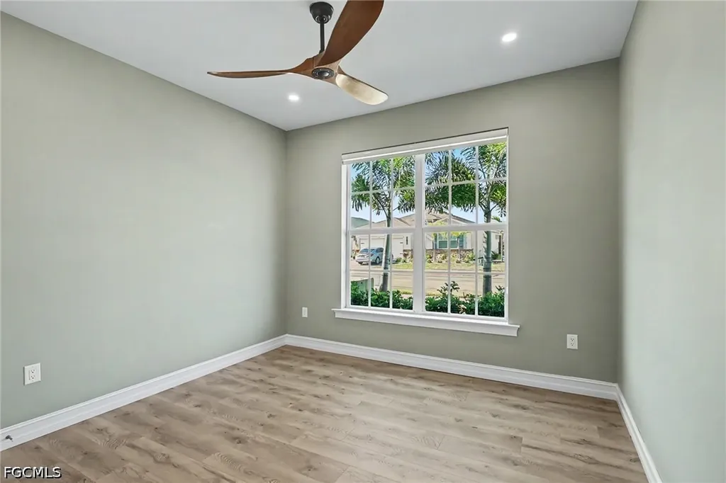 355 Spring Hill Lake Loop Cape Coral FL 33993