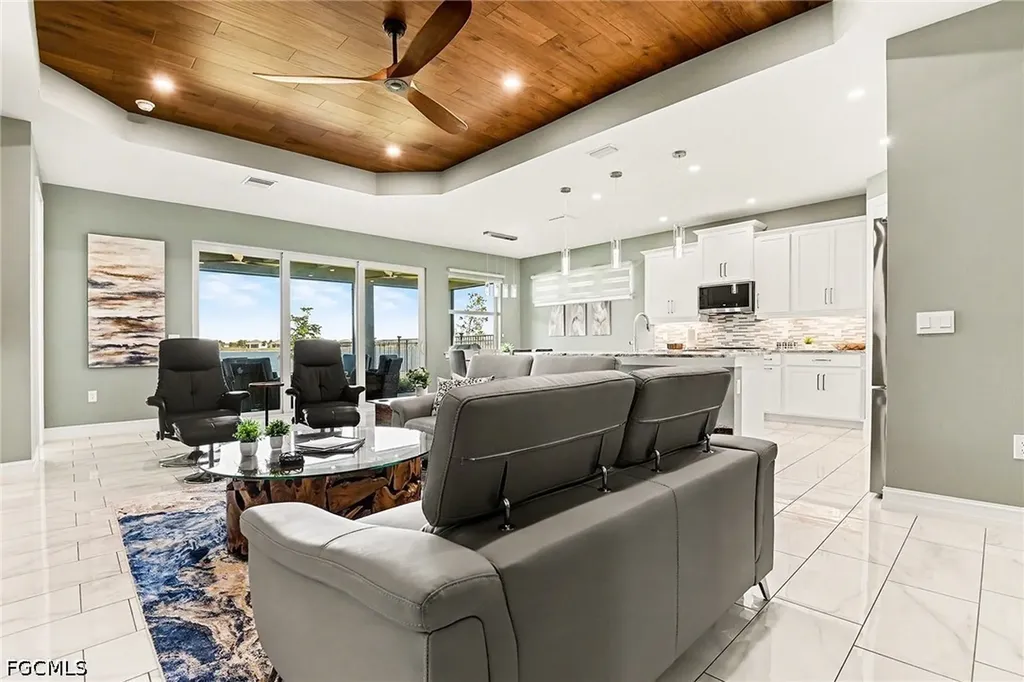 355 Spring Hill Lake Loop Cape Coral FL 33993