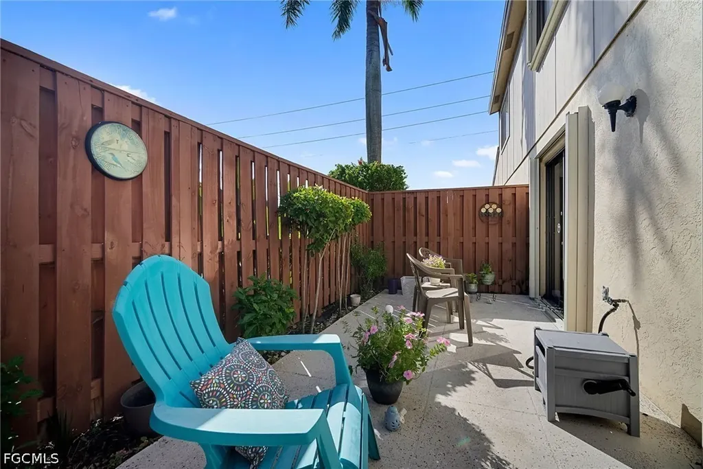 5272 Cedarbend Drive Fort Myers FL 33919