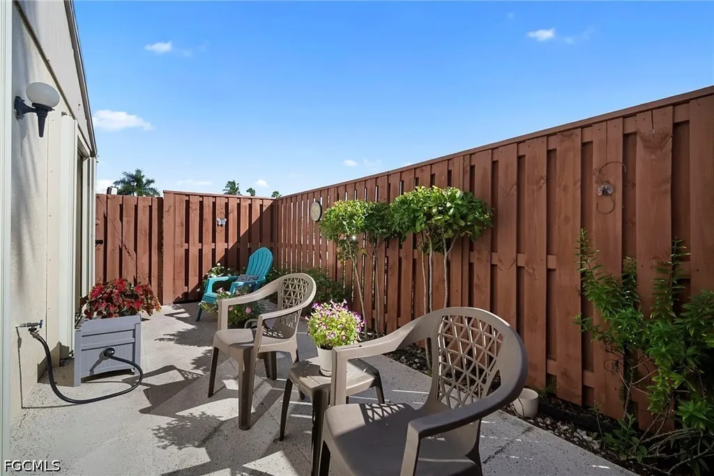 5272 Cedarbend Drive Fort Myers FL 33919