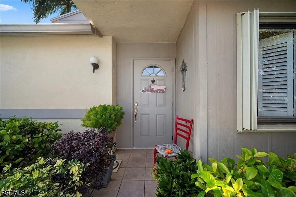5272 Cedarbend Drive Fort Myers FL 33919
