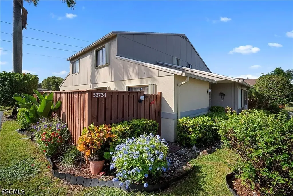 5272 Cedarbend Drive Fort Myers FL 33919