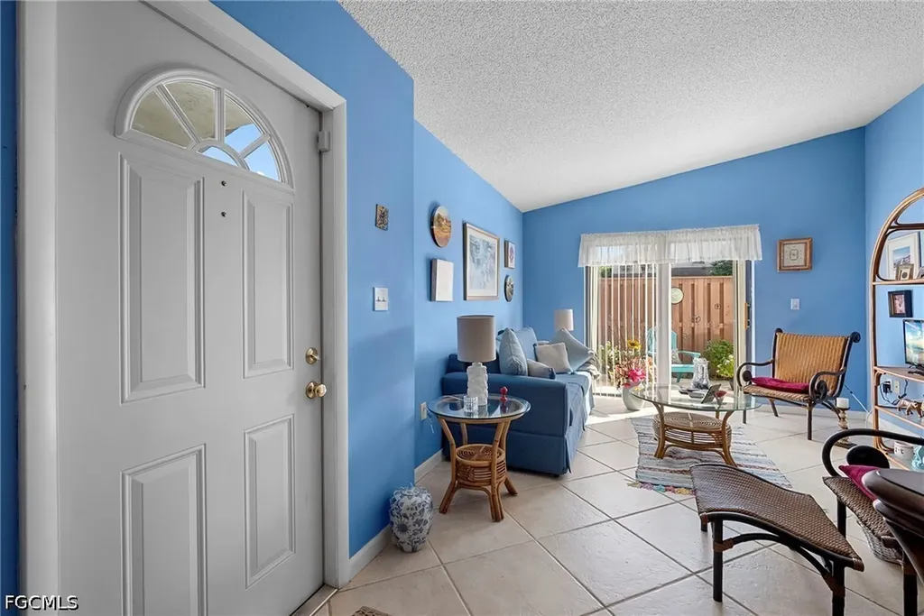 5272 Cedarbend Drive Fort Myers FL 33919