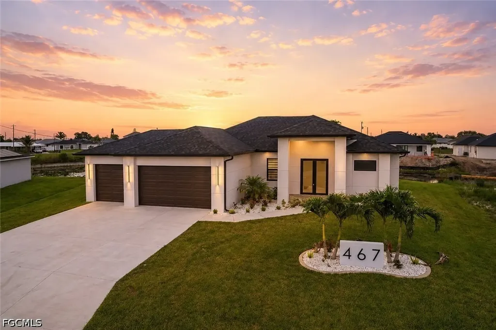 467 NE 5th Avenue Cape Coral FL 33909