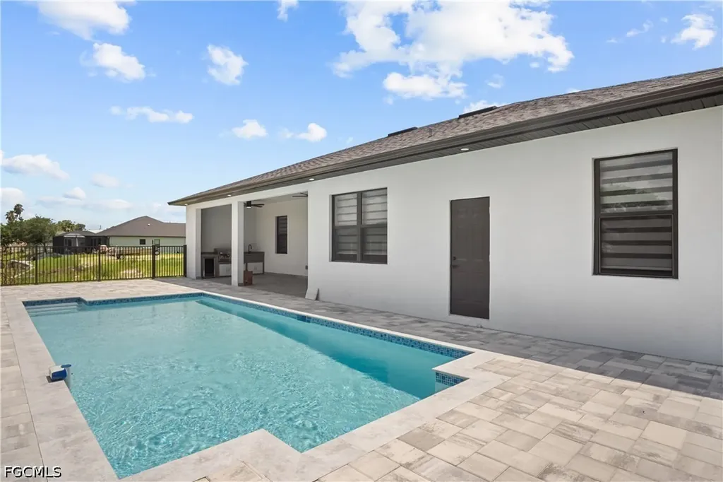 467 NE 5th Avenue Cape Coral FL 33909