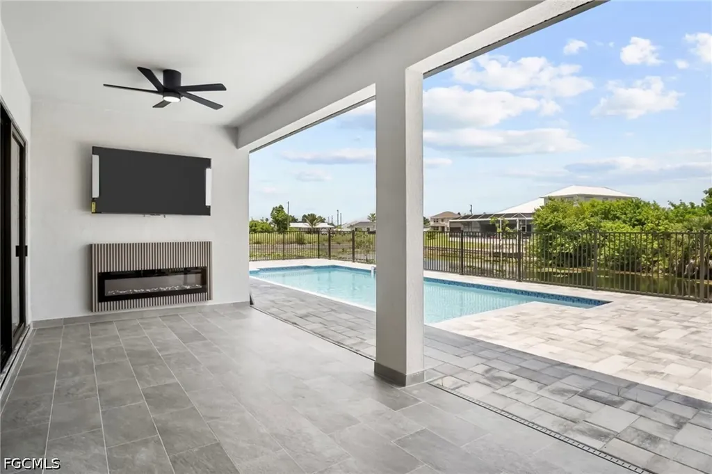 467 NE 5th Avenue Cape Coral FL 33909
