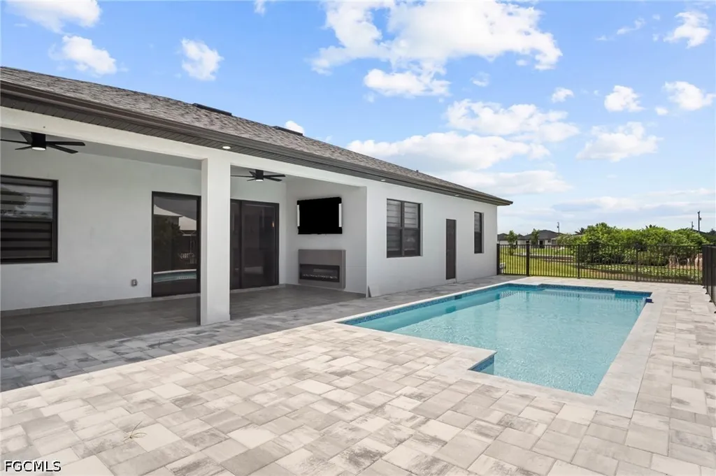467 NE 5th Avenue Cape Coral FL 33909