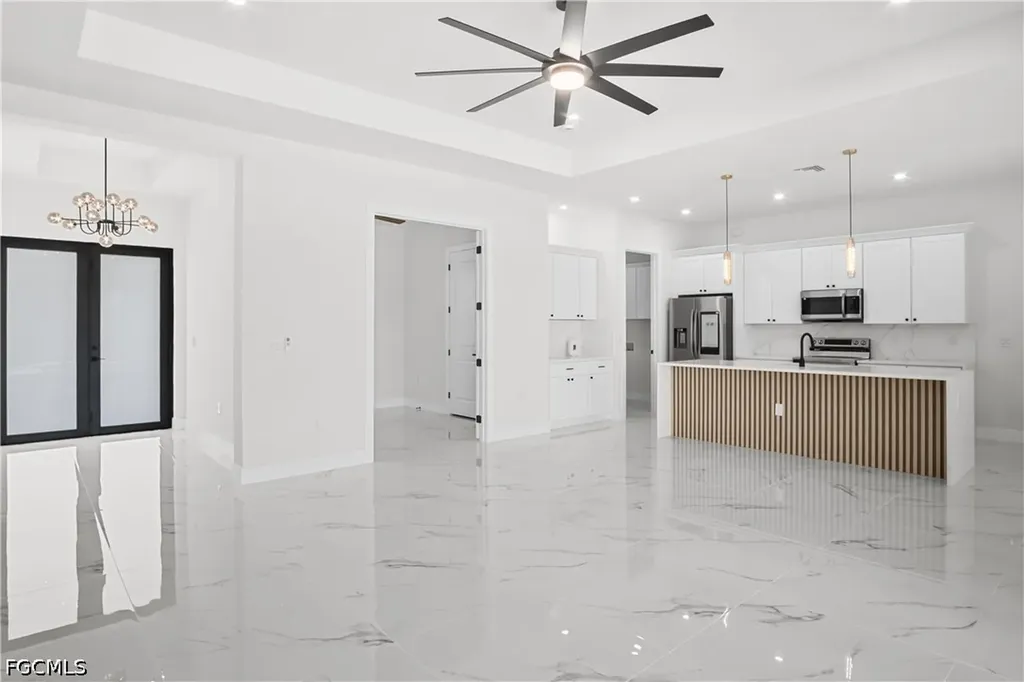 467 NE 5th Avenue Cape Coral FL 33909