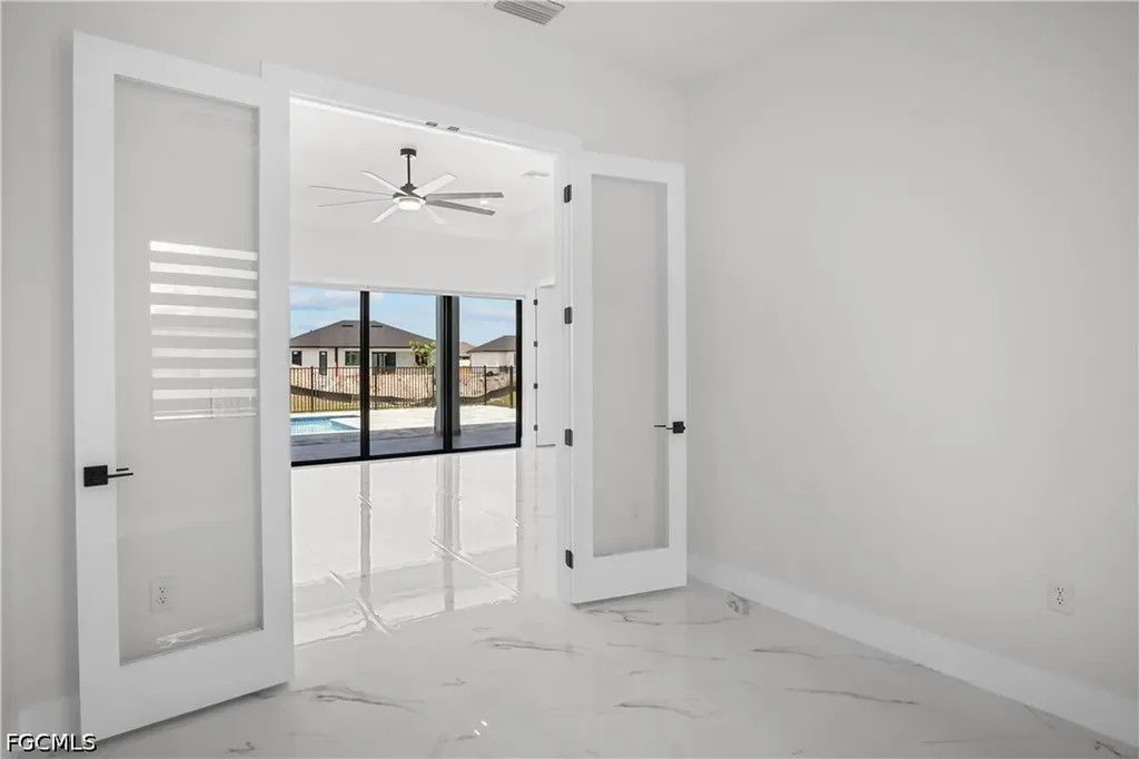 467 NE 5th Avenue Cape Coral FL 33909