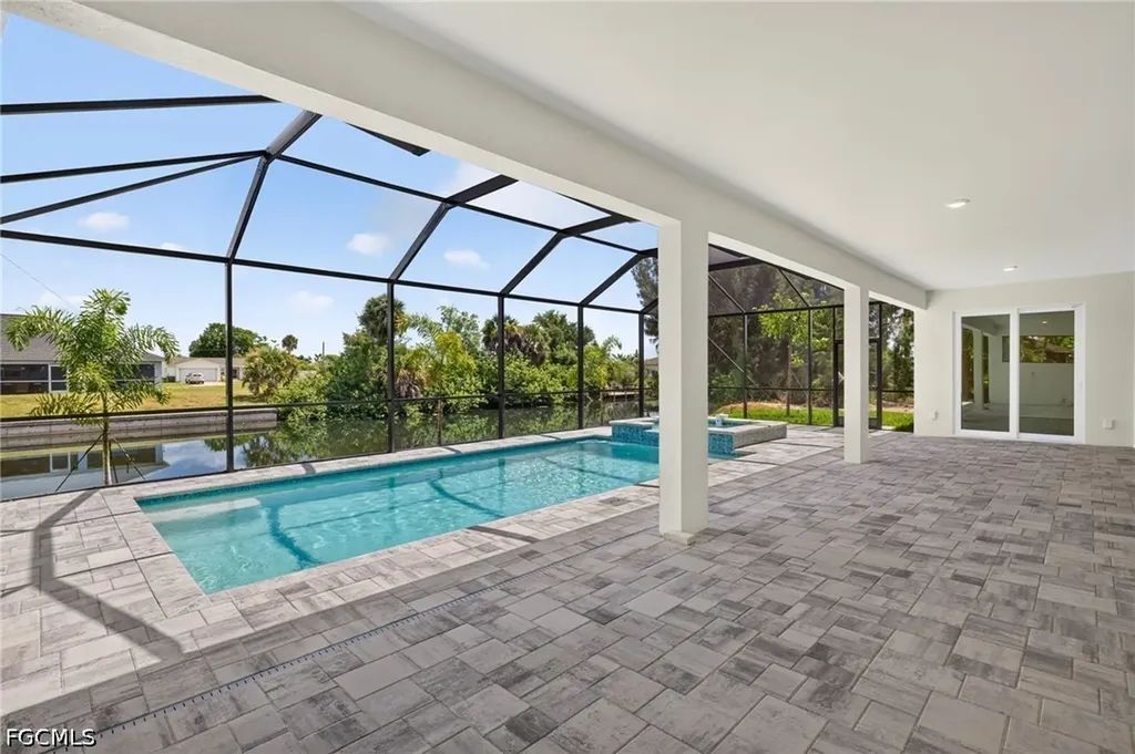 613 SW 13th Street Cape Coral FL 33991