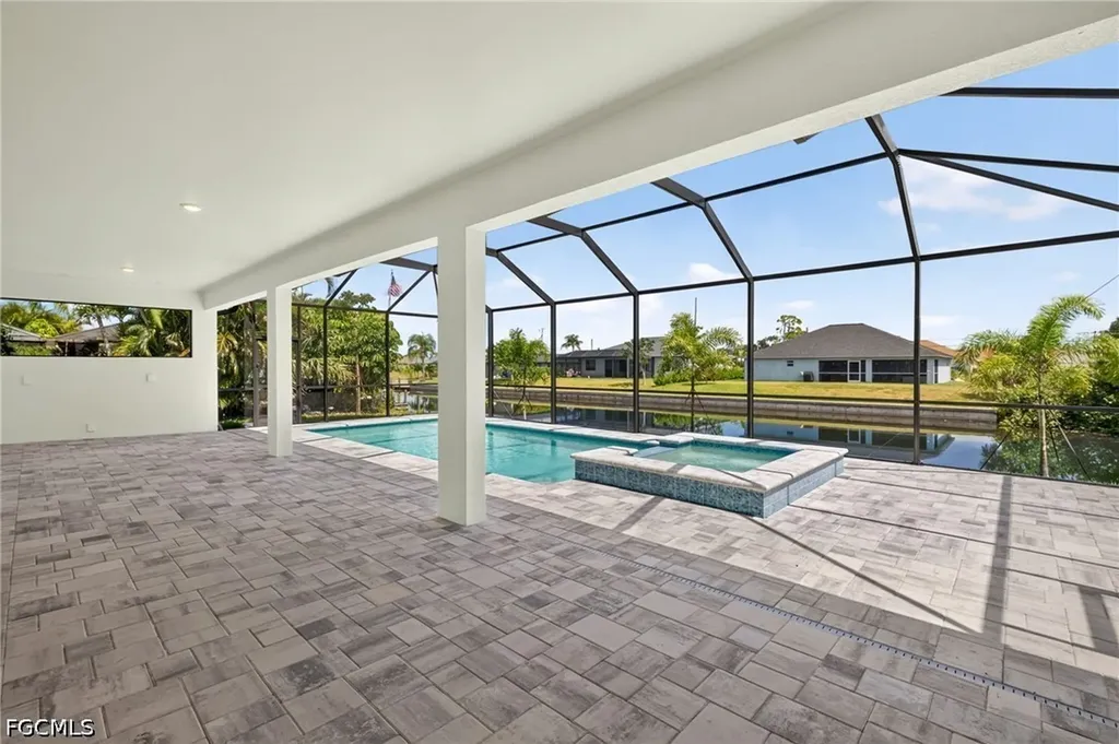 613 SW 13th Street Cape Coral FL 33991