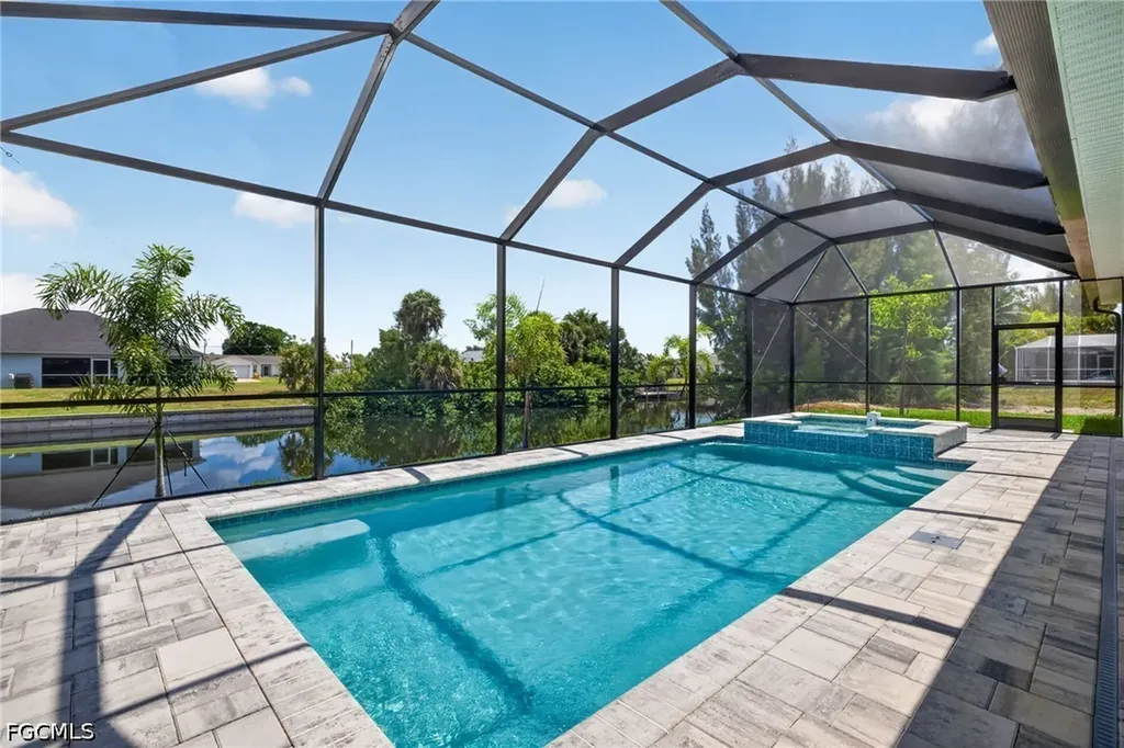 613 SW 13th Street Cape Coral FL 33991
