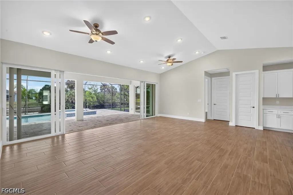 613 SW 13th Street Cape Coral FL 33991