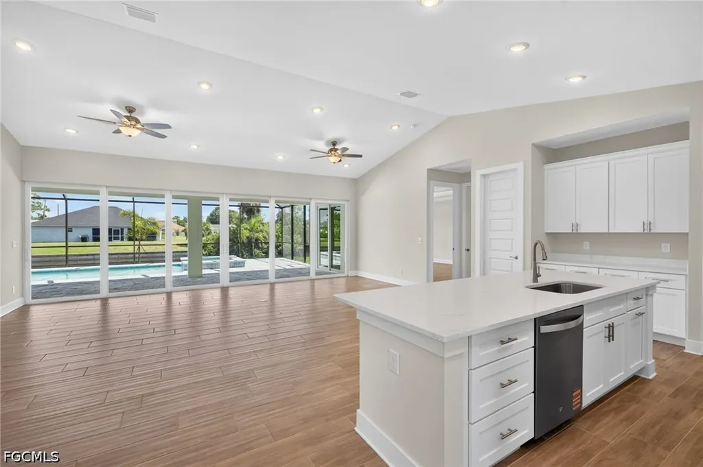 613 SW 13th Street Cape Coral FL 33991
