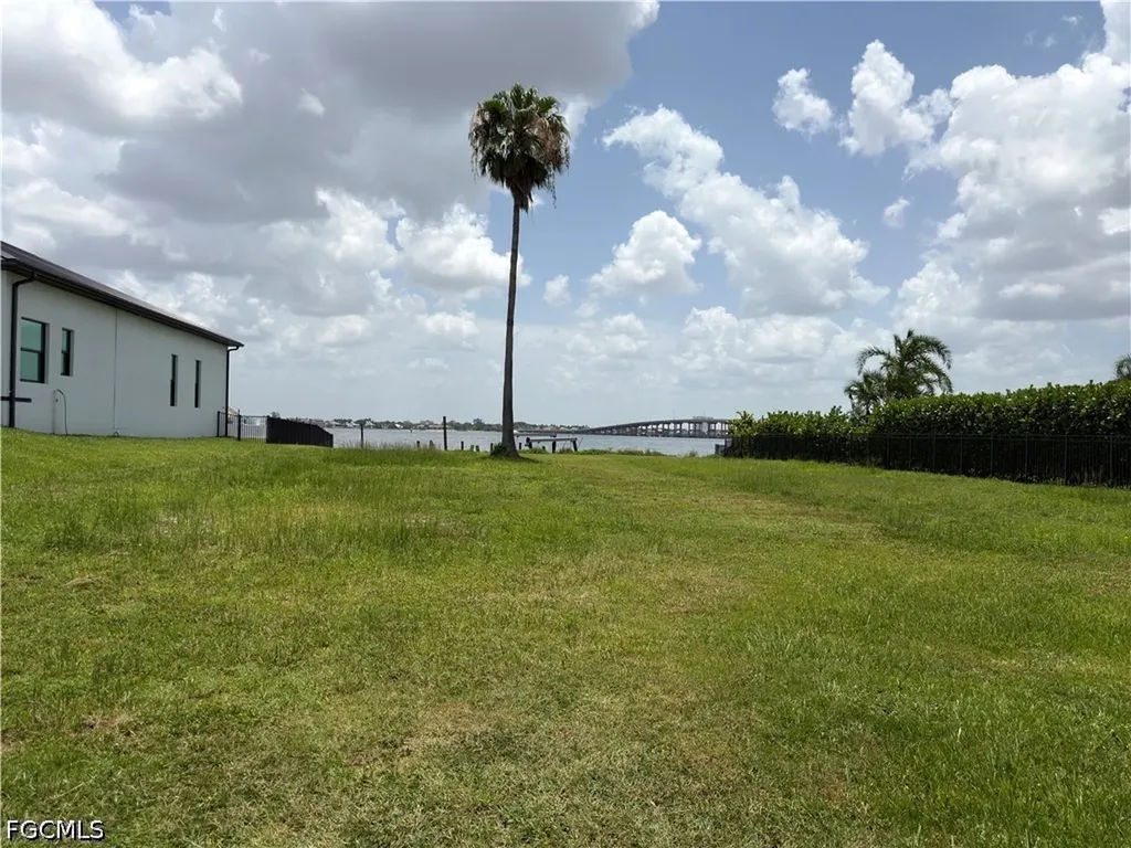 4435 SE 20th Place Cape Coral FL 33904