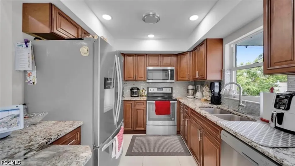 221 NE 23rd Avenue Cape Coral FL 33909