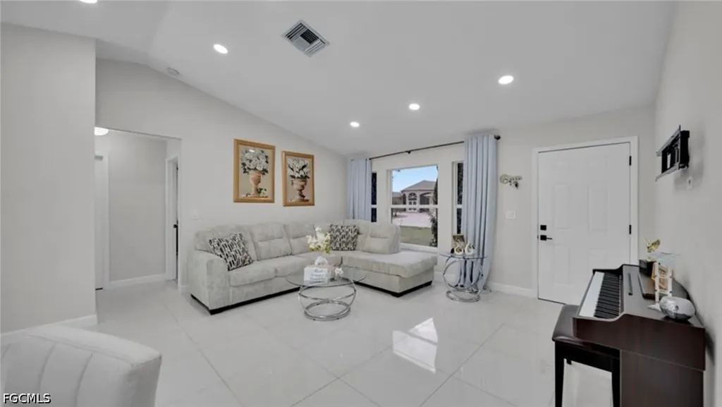 221 NE 23rd Avenue Cape Coral FL 33909