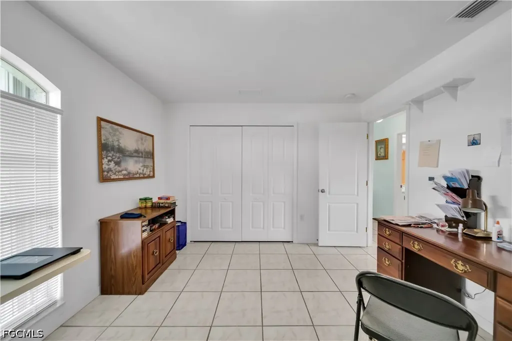 1118 SE 5th Place Cape Coral FL 33990