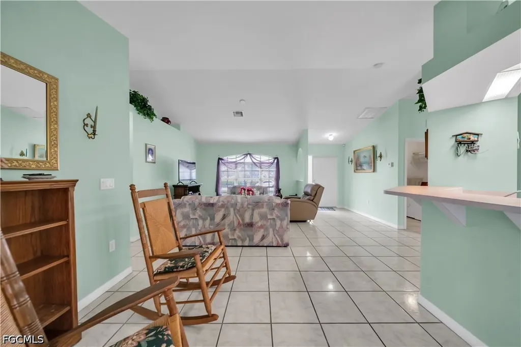1118 SE 5th Place Cape Coral FL 33990