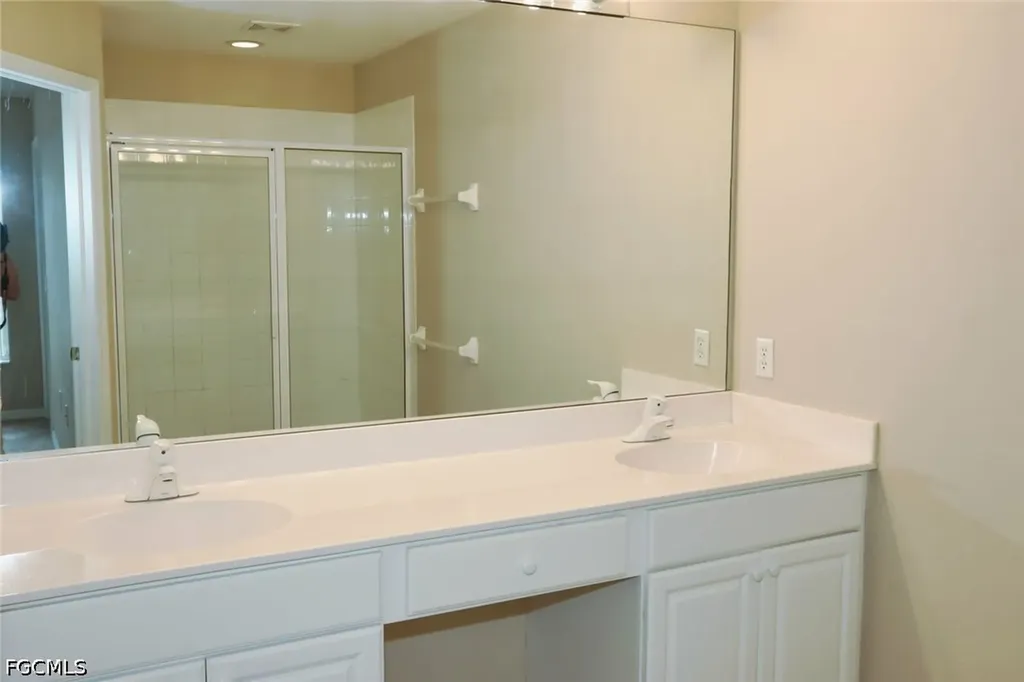 1172 Oxford Lane Naples FL 34105