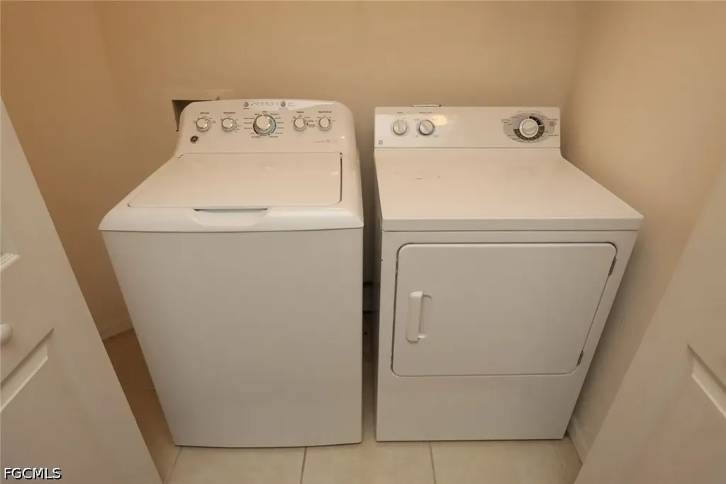 1172 Oxford Lane Naples FL 34105