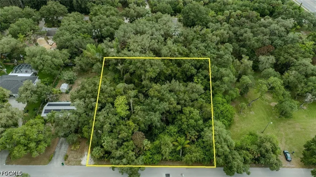 543 E Hickpochee Avenue Labelle FL 33935