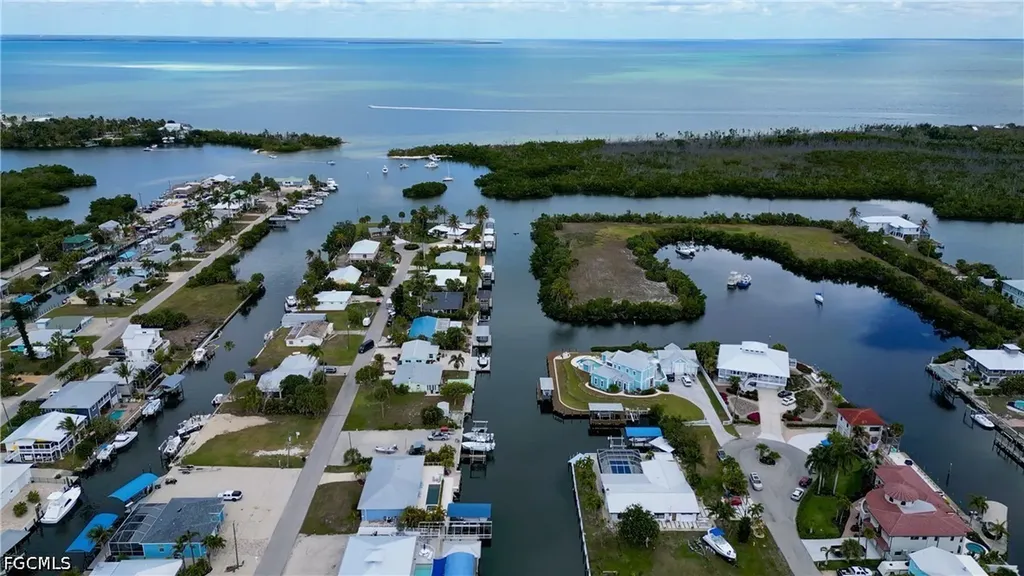 Bokeelia FL, 16057 Bowline Street