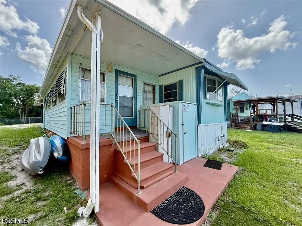 16 W Palm Circle Lake Placid FL 33852