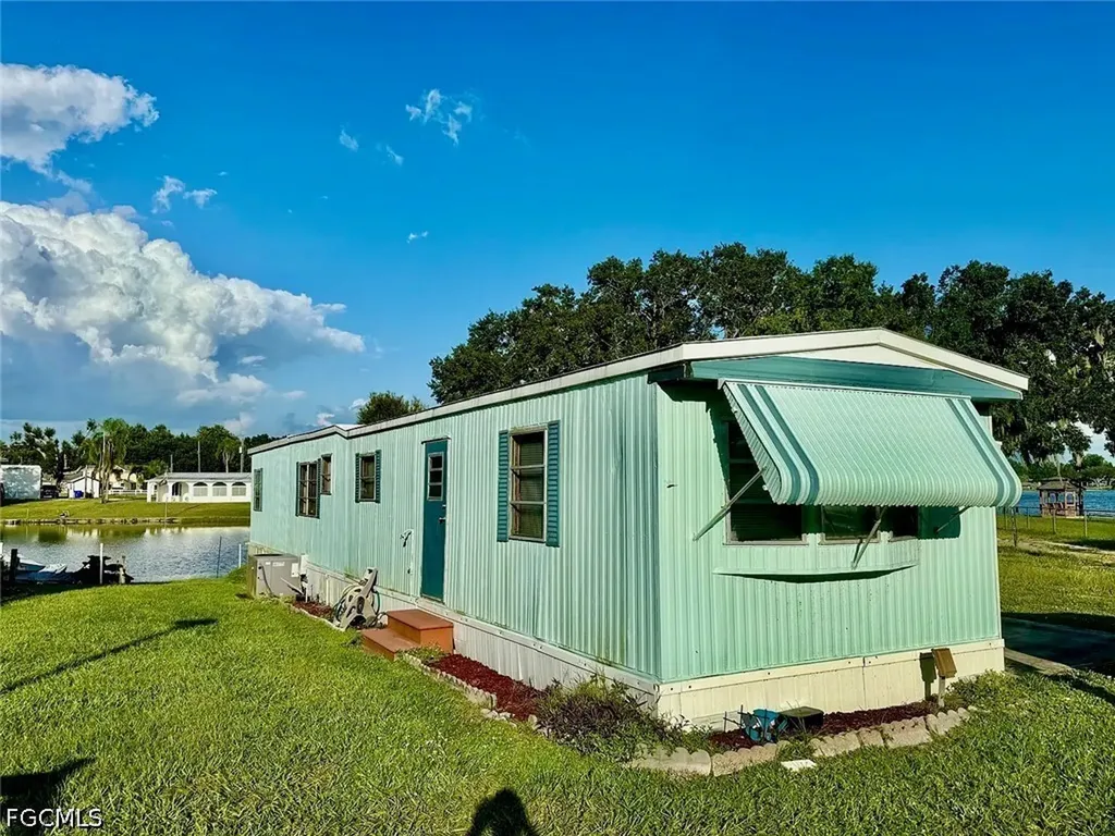 16 W Palm Circle Lake Placid FL 33852