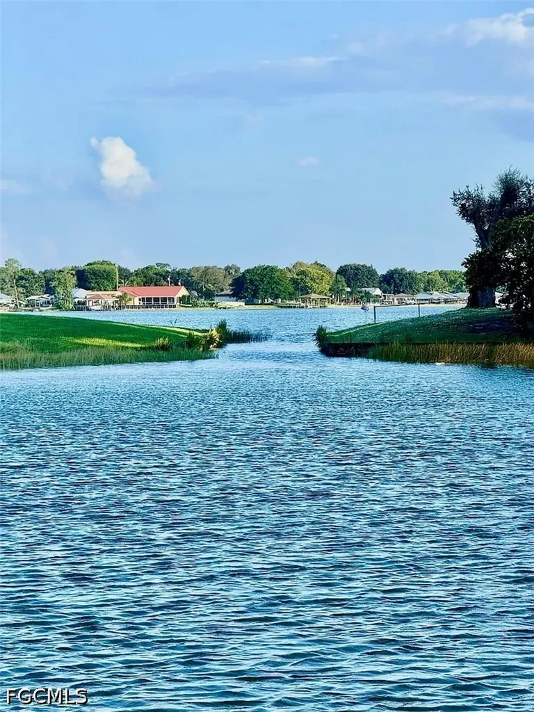 16 W Palm Circle Lake Placid FL 33852