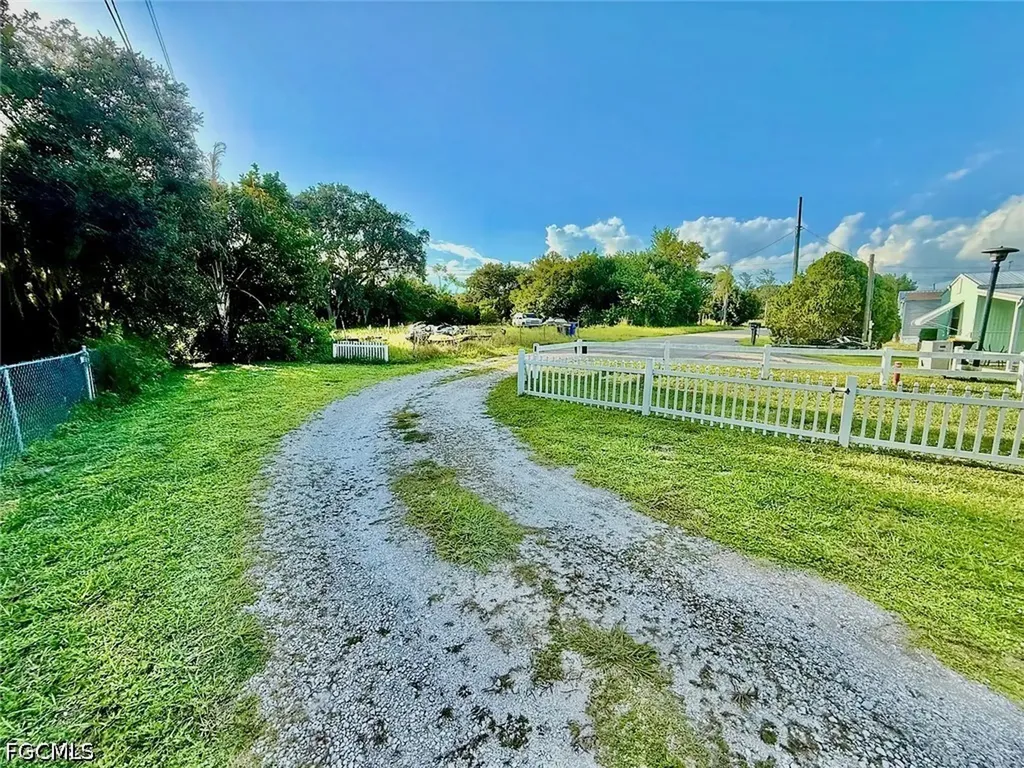 16 W Palm Circle Lake Placid FL 33852