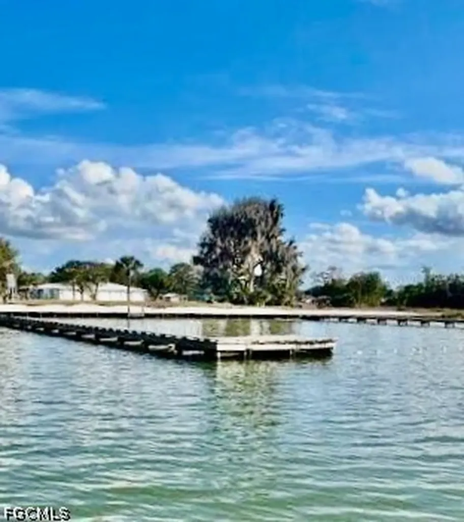 16 W Palm Circle Lake Placid FL 33852