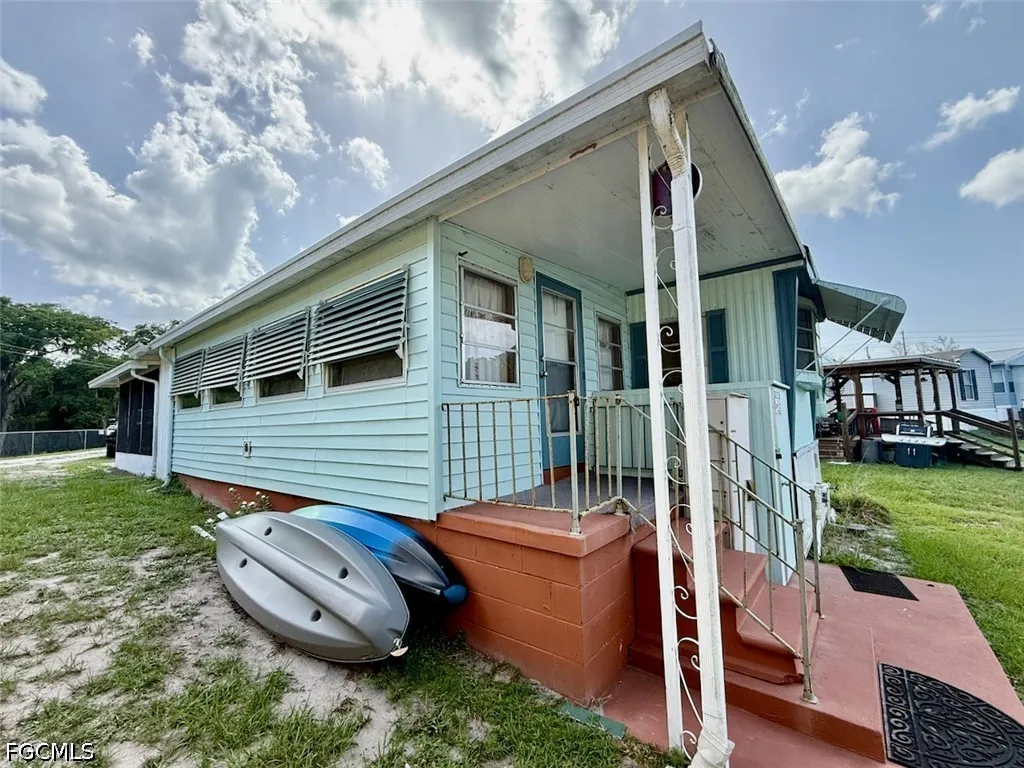 16 W Palm Circle Lake Placid FL 33852