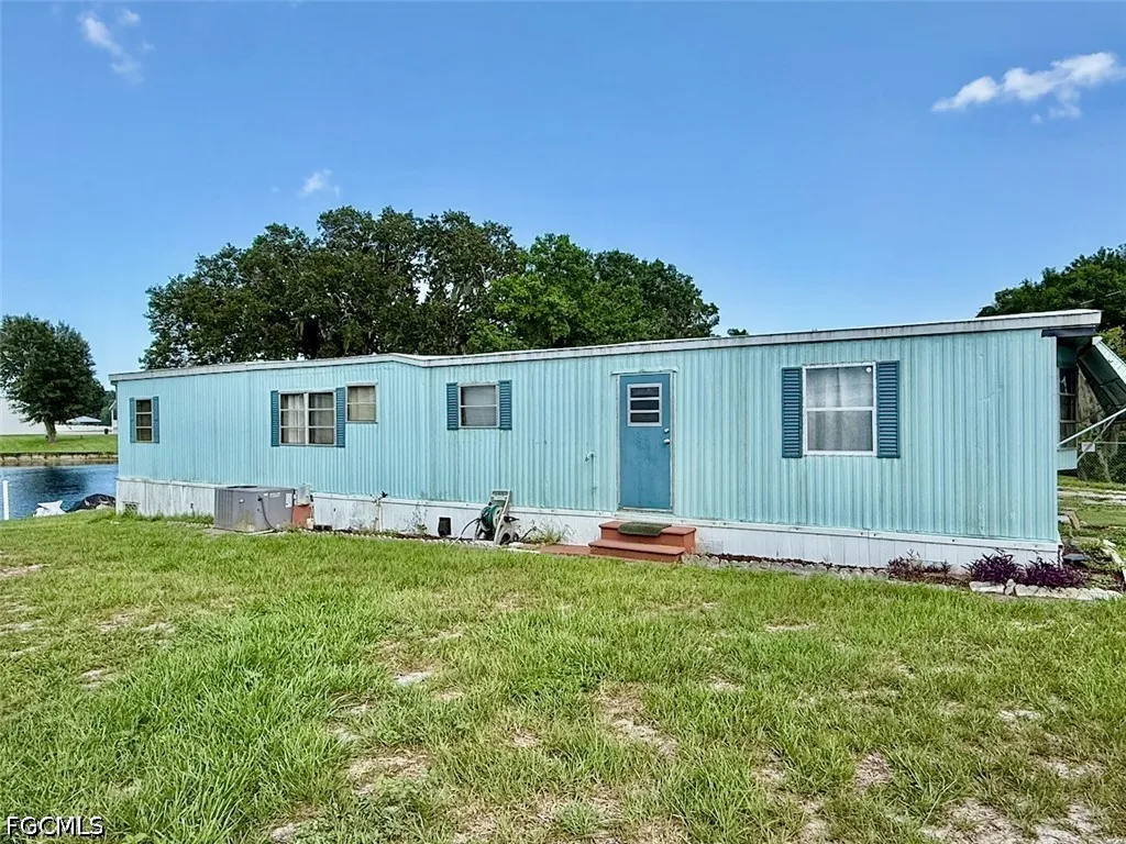 16 W Palm Circle Lake Placid FL 33852