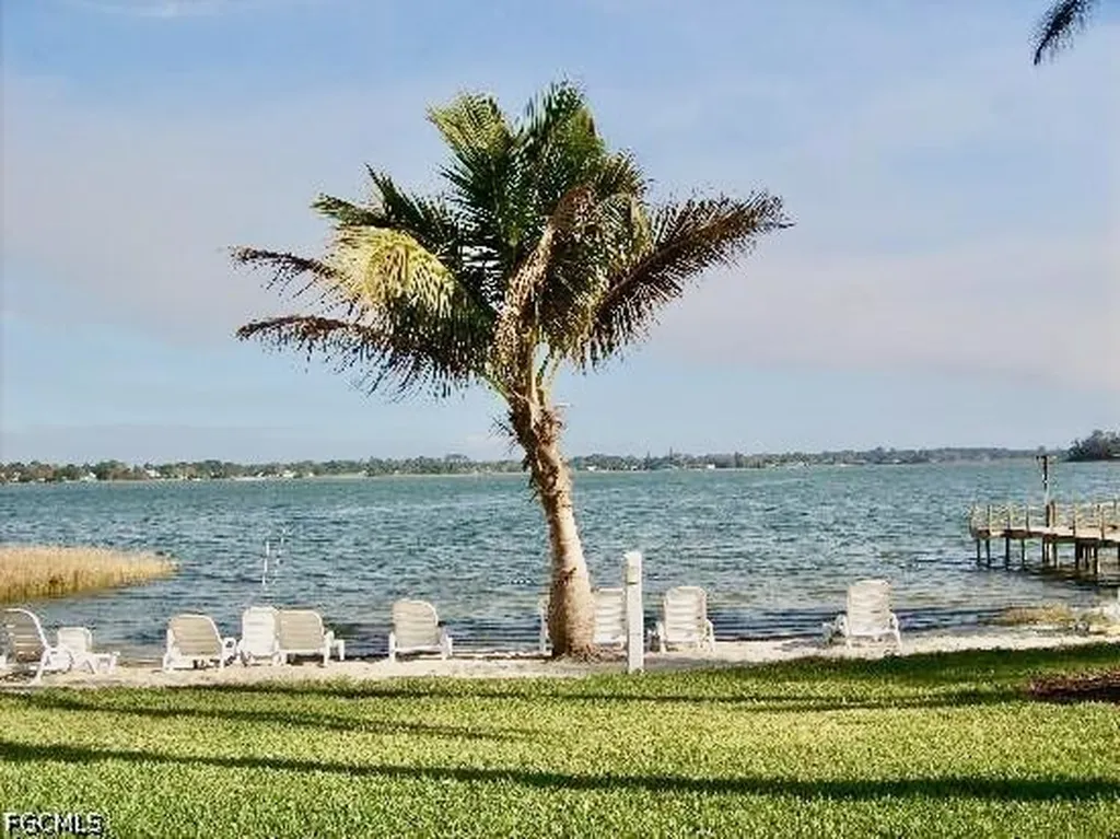 16 W Palm Circle Lake Placid FL 33852