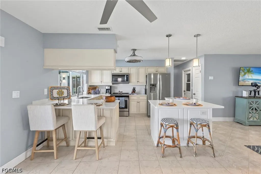 5240 SW 2nd Place Cape Coral FL 33914