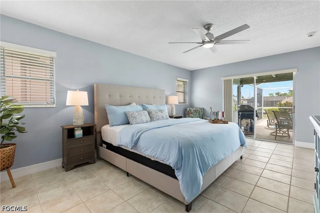 5240 SW 2nd Place Cape Coral FL 33914