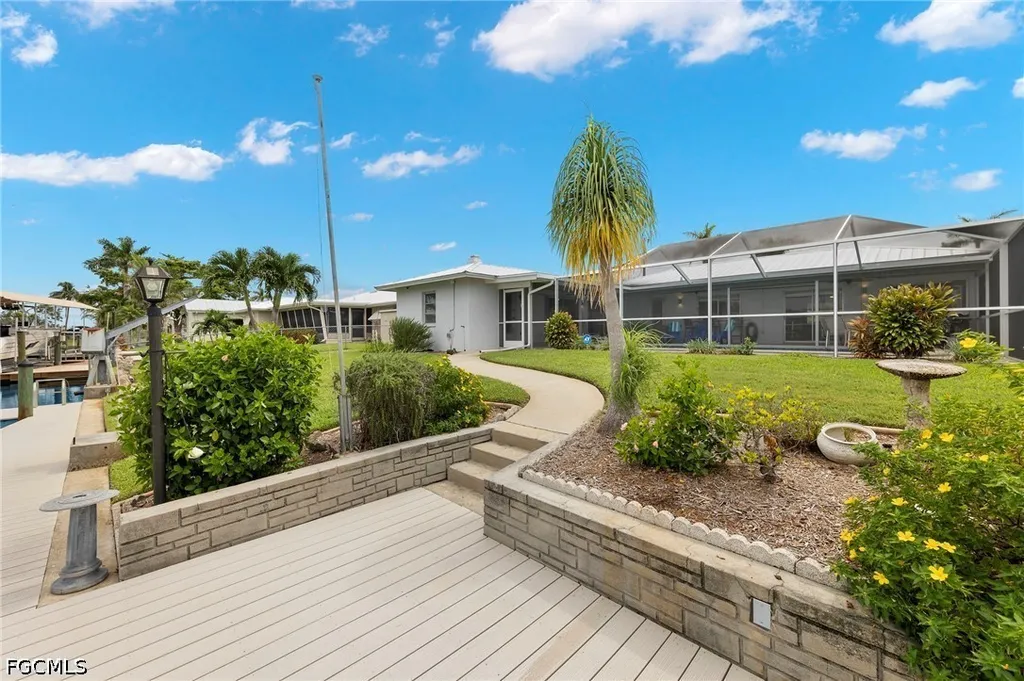 5240 SW 2nd Place Cape Coral FL 33914