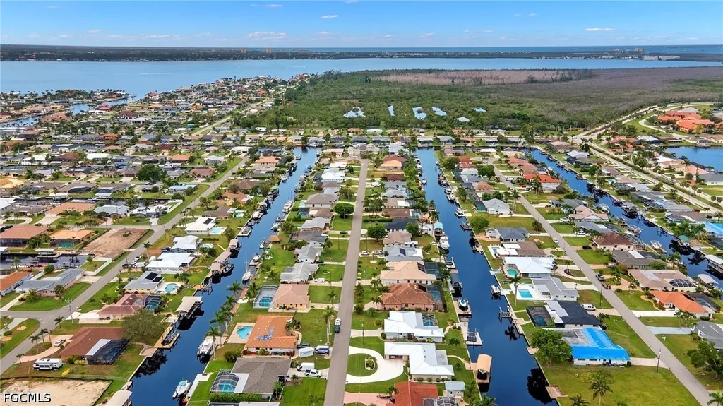 5240 SW 2nd Place Cape Coral FL 33914