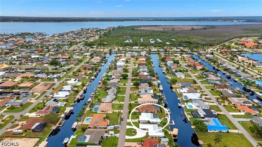 5240 SW 2nd Place Cape Coral FL 33914