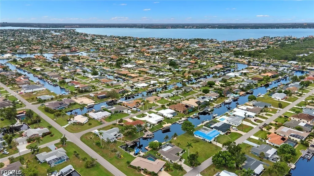 5240 SW 2nd Place Cape Coral FL 33914