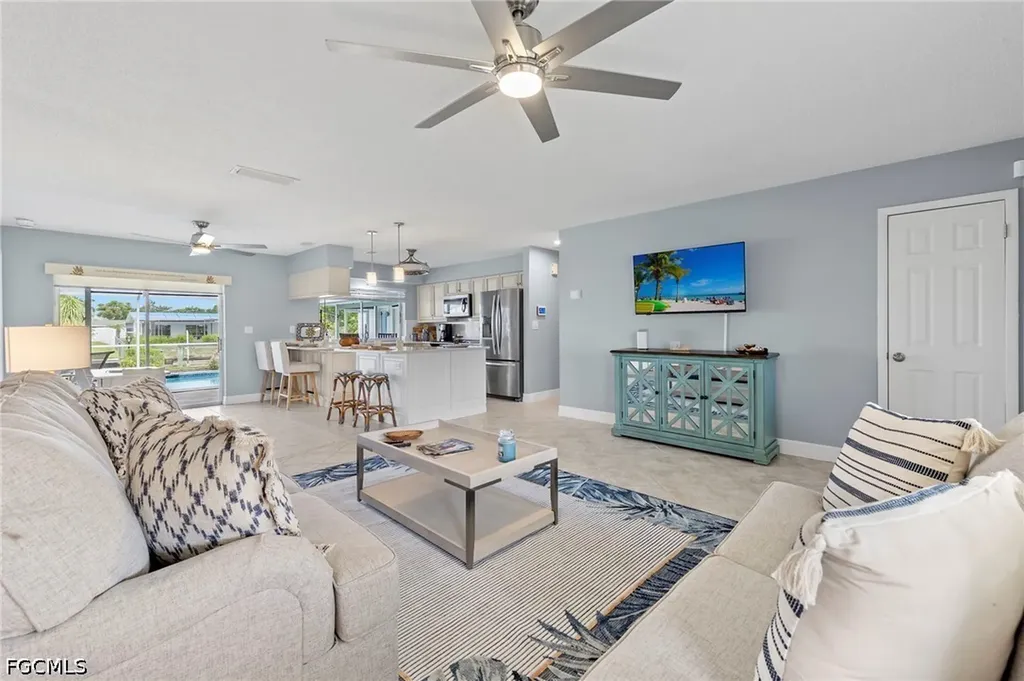5240 SW 2nd Place Cape Coral FL 33914